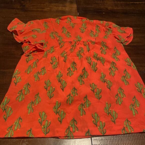 Ivy Jane ladies small Bright orange Top with Green cactus Pattern - Picture 5 of 7